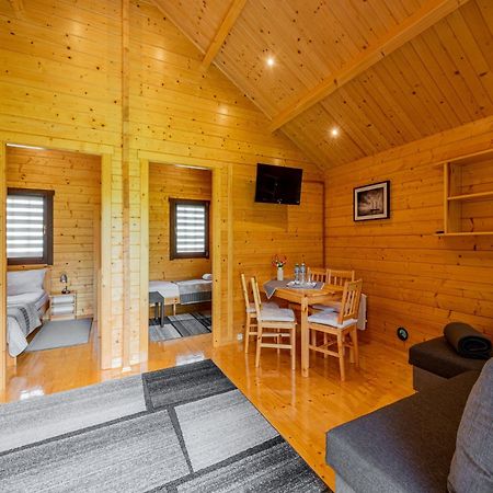 Holiday Homes, أوسترونيه مورسكية المظهر الخارجي الصورة
